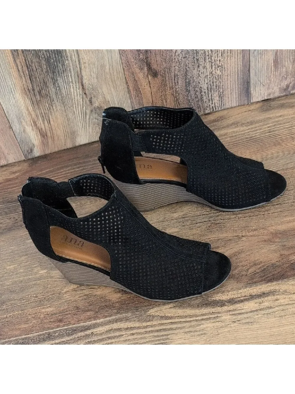 a.n.a Black Cutout Wedge Zip Back Peep Toe Sandals 7.5 L103